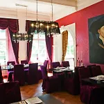 Karolingerhof Szálloda