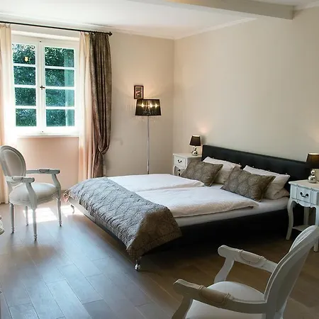 Karolingerhof Hotel 4*