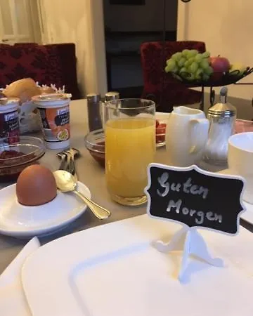 Karolingerhof 4*
