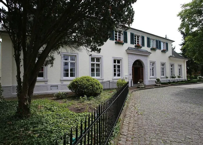 Karolingerhof Hotell 4*